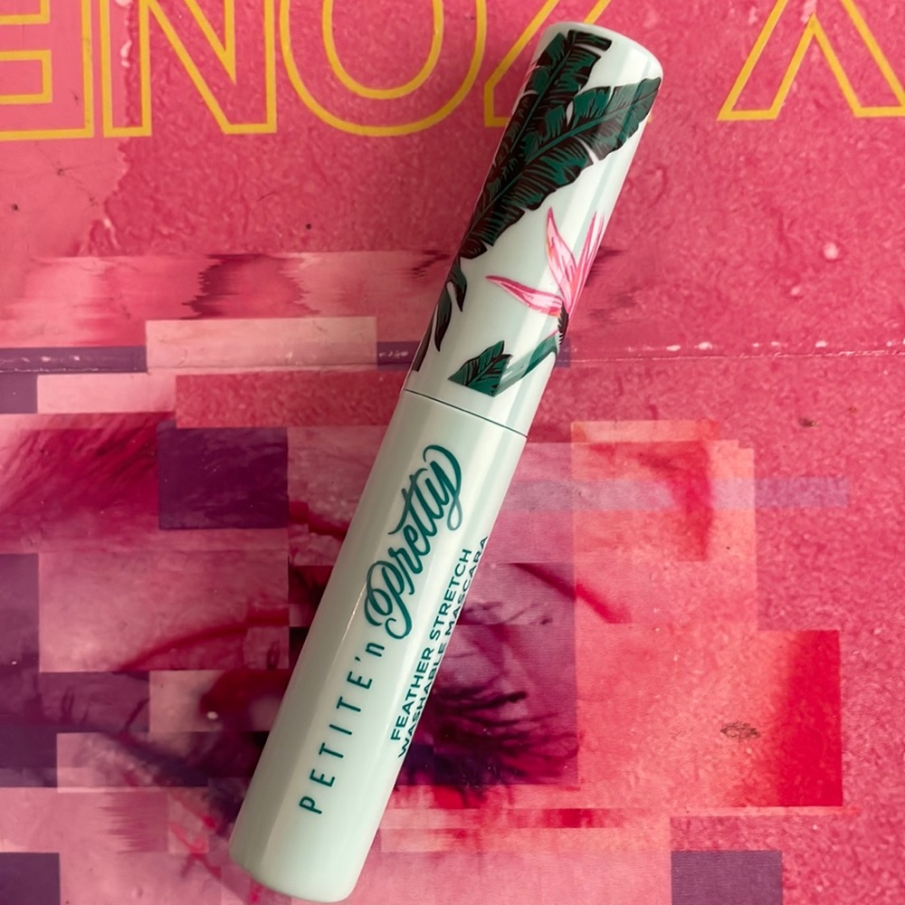 5 for $25! Petite n Pretty Feather Stretch Mascara